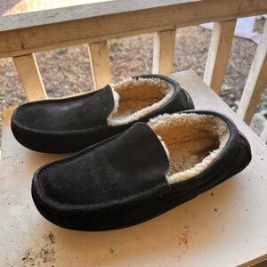 Men's Ugg Black Suede Slippers